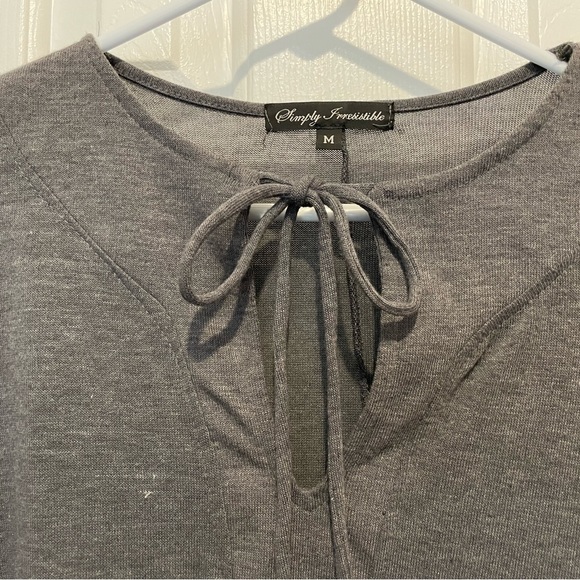 Gray fringed poncho - Picture 2 of 2